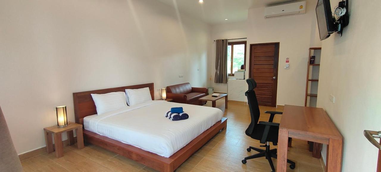 Le Grand Bleu Hotel Wok Tum Extérieur photo