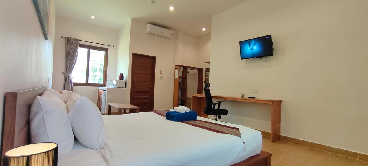 Le Grand Bleu Hotel Wok Tum Extérieur photo