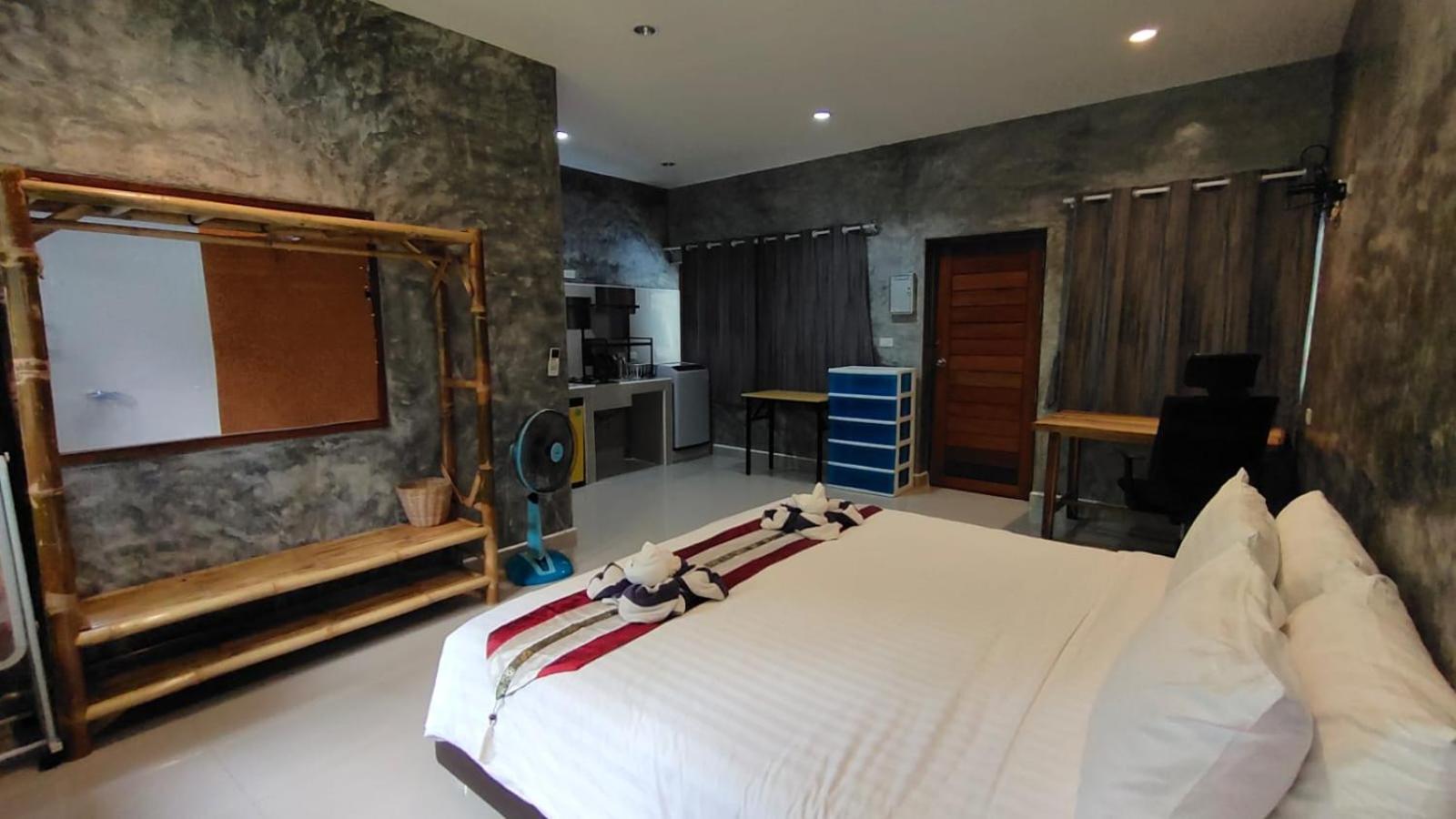 Le Grand Bleu Hotel Wok Tum Extérieur photo